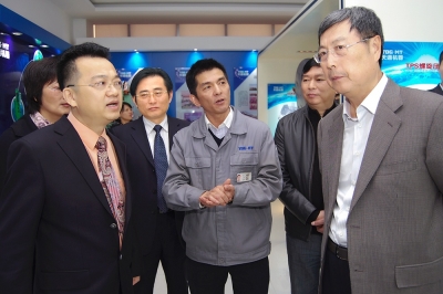 2010年，全國政協(xié)副主席、全國工商聯(lián)主席黃孟復視察天通裝備產(chǎn)業(yè)基地