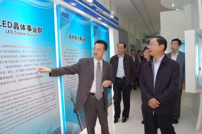 2011年，國家商務(wù)部副部長(cháng)蔣耀平視察天通